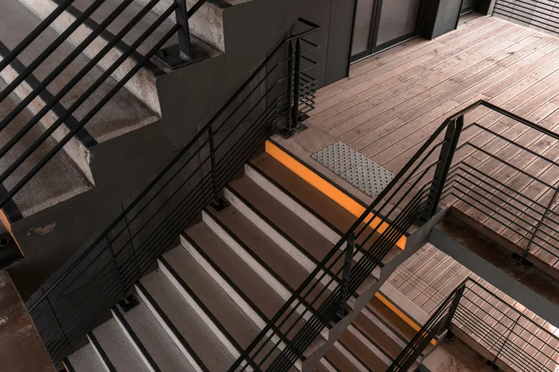 Escalier métallique sur mesure fabriqué en atelier à Genève
